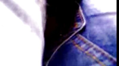 രണ്ട് യൂറോപ്യൻ കൗമാരക്കാരായ ഫക്ക് പാവകൾ ഭയങ്കര മാംസ തൂൺ പങ്കിടുന്നു