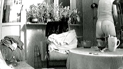 ക്രിസ്റ്റി നെൽസൺ എന്ന പെറ്റിറ്റ് സുന്ദരിയായ സ്ത്രീ തന്റെ പുരുഷന്റെ ഡിക്ക് ഓടിക്കുന്നു