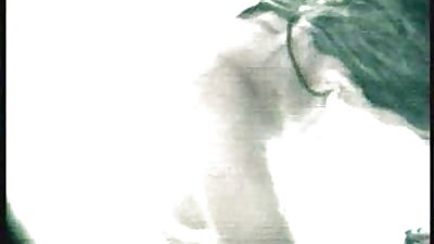 ഒരു വലിയ കഴുതയുമായി എബോണി വേലക്കാരി തന്റെ ബോസുമായി വംശീയ ലൈംഗിക ബന്ധത്തിൽ ഏർപ്പെടുന്നു